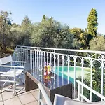 Paola *