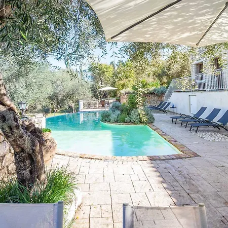 Paola
